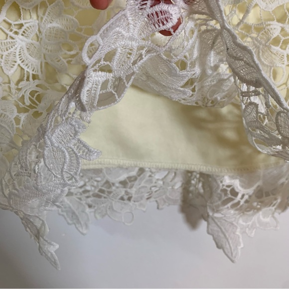 White Stretchable midi floral pattern skirt - Picture 4 of 8